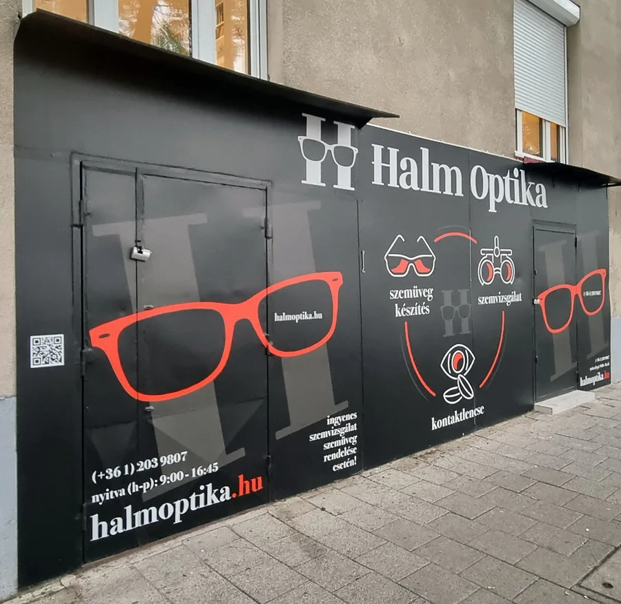 A Halm Optika utcai homlokzata a Bartók Béla úton